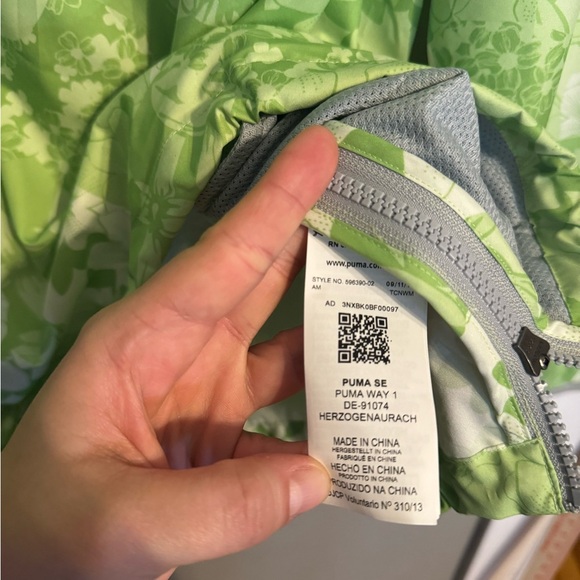 RARE Puma Golf Tournament Lightweight Green & White Floral Jacket - Picture 8 of 14